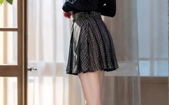 官方回应男子遛鳄鱼